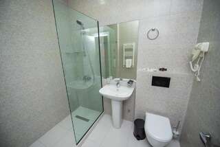 Отель BINA 21 Hotel Тбилиси Стандартный двухместный номер с 1 кроватью-10